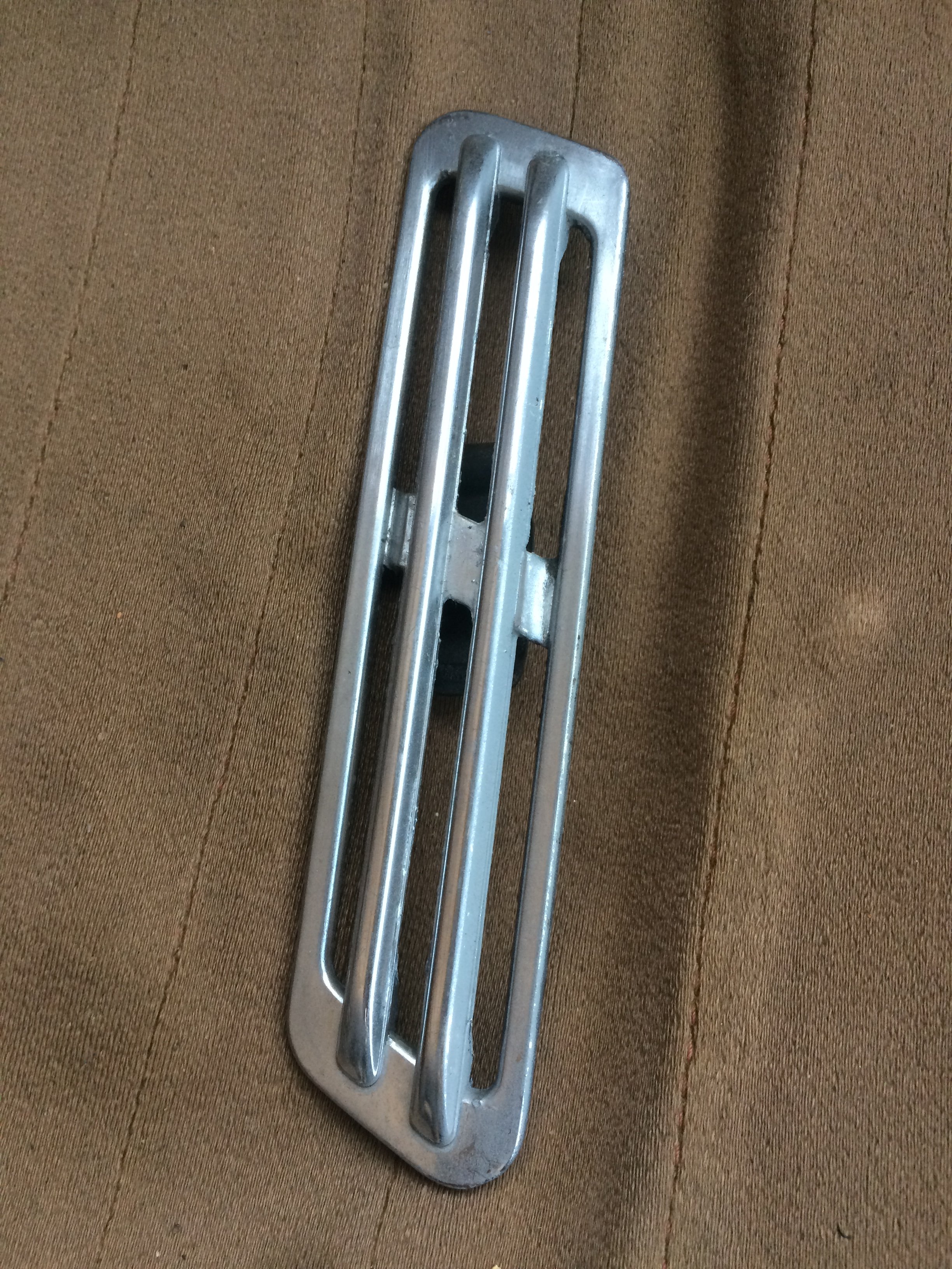 Ke3X rear quarter chrome air vents??